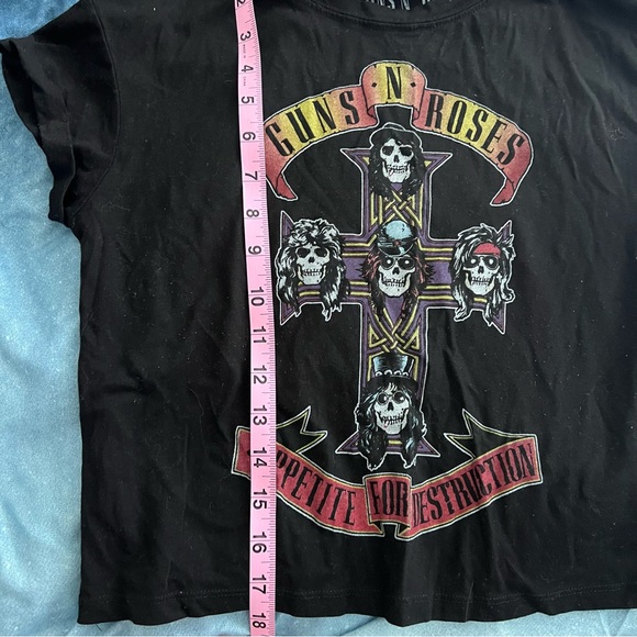Guns N Roses Cropped Graphic Tee - Picture 4 of 5